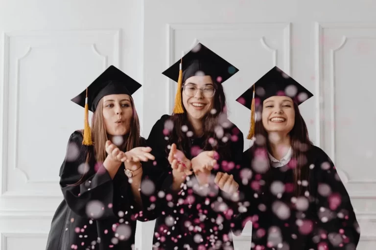 Graduation Group Photo Ideas